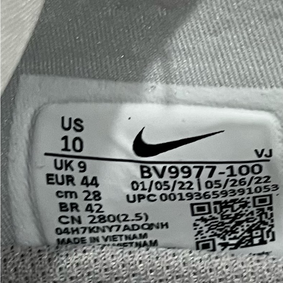 NEW NIKE AIR MAX 2090 SIZE MEN 10  / WOMEN 11.5 - Picture 8 of 8